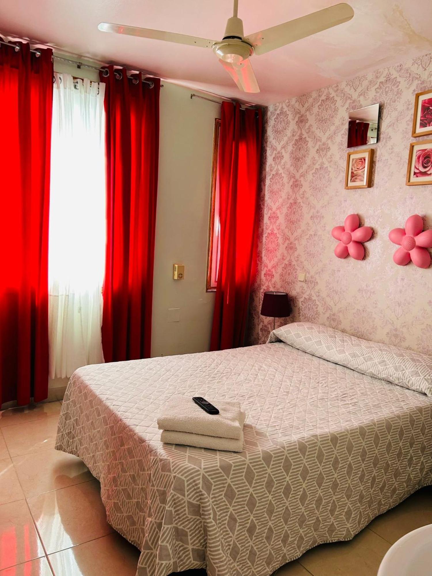 Casa De Huespedes Dolce Vita Μαδρίτη Εξωτερικό φωτογραφία