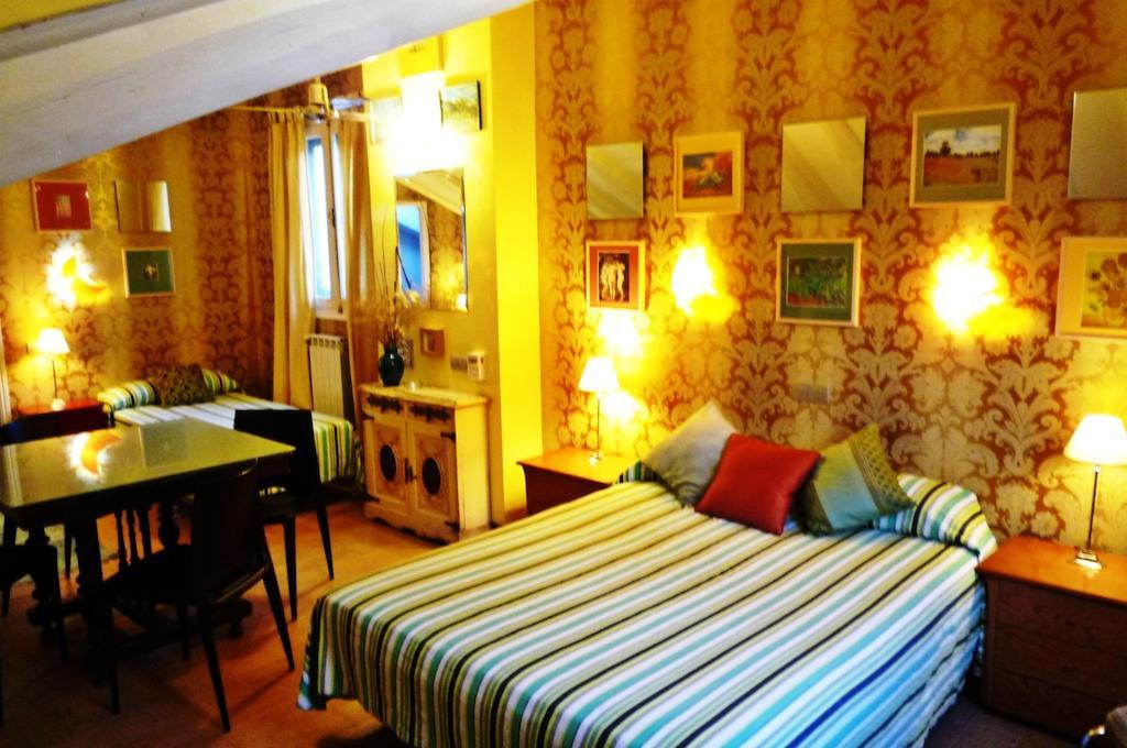 Casa De Huespedes Dolce Vita Μαδρίτη Δωμάτιο φωτογραφία